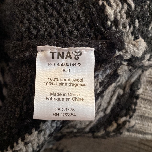 Aritzia TNA wool zip up - Picture 5 of 6